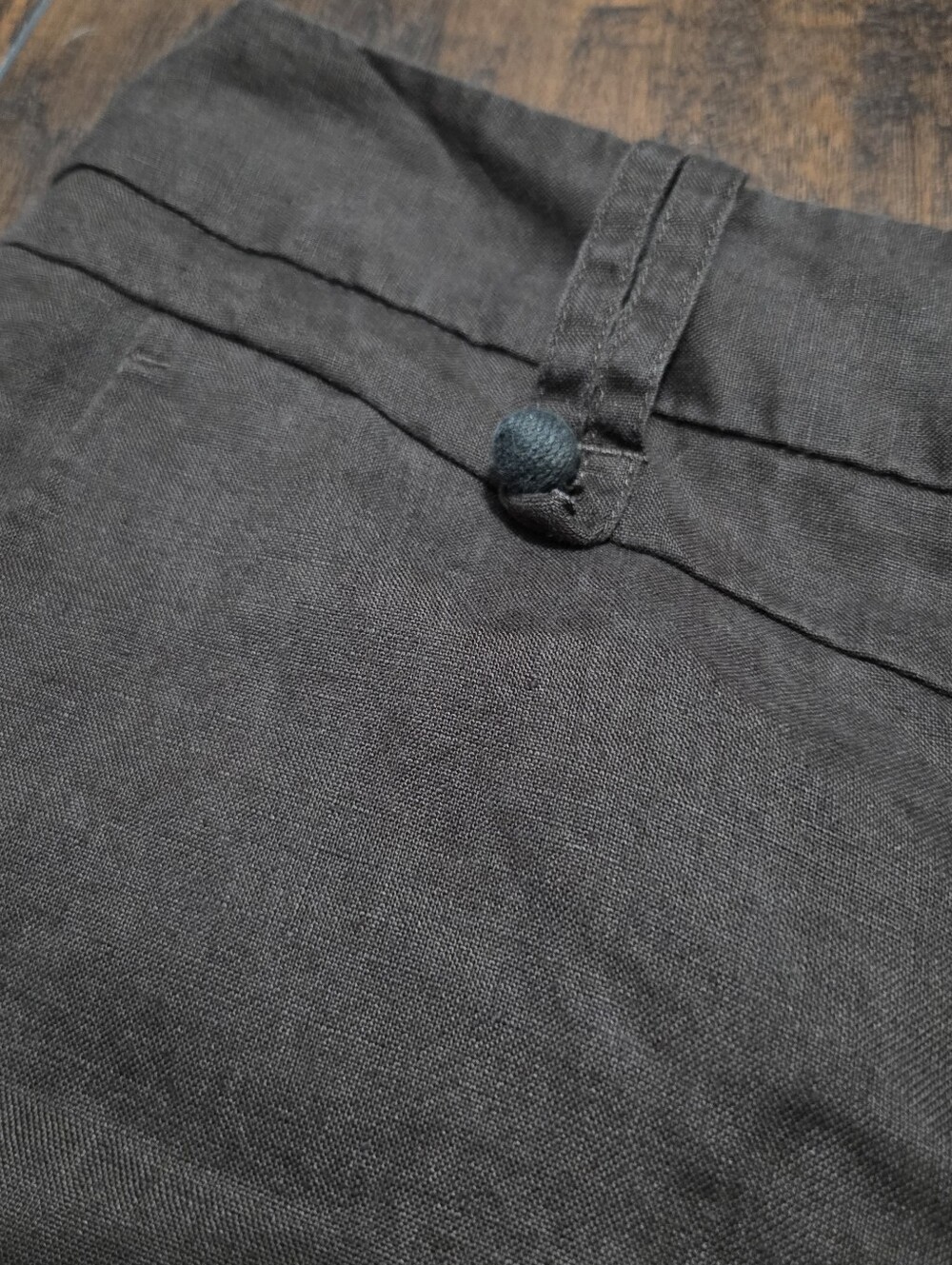 Chocolate Brown Linen Long Shorts Size 8P - Picture 4 of 6
